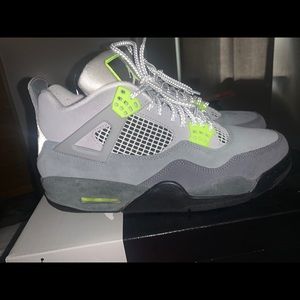 Jordan 4 retro SE